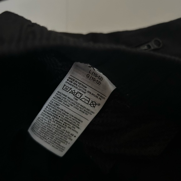 Old Navy Boy’s Dark Joggers with Zipper Pockets - Picture 5 of 8